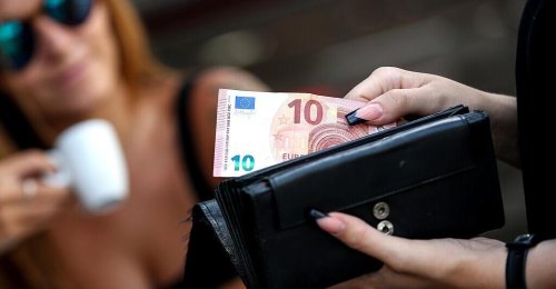 Fast drei Viertel der Österreicher geben regelmäßig Trinkgeld