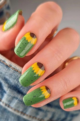 20 Pretty Sunflower Nails You Need To Try This Weekend