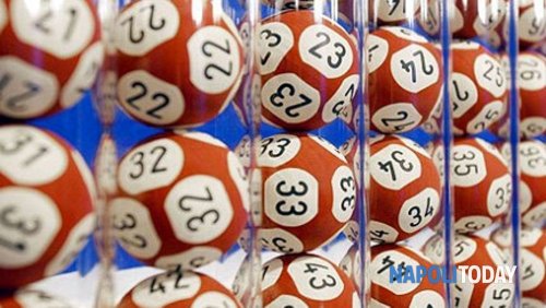 Gioca a tombola e vince seimila euro con 20 centesimi: festa per una 87enne
