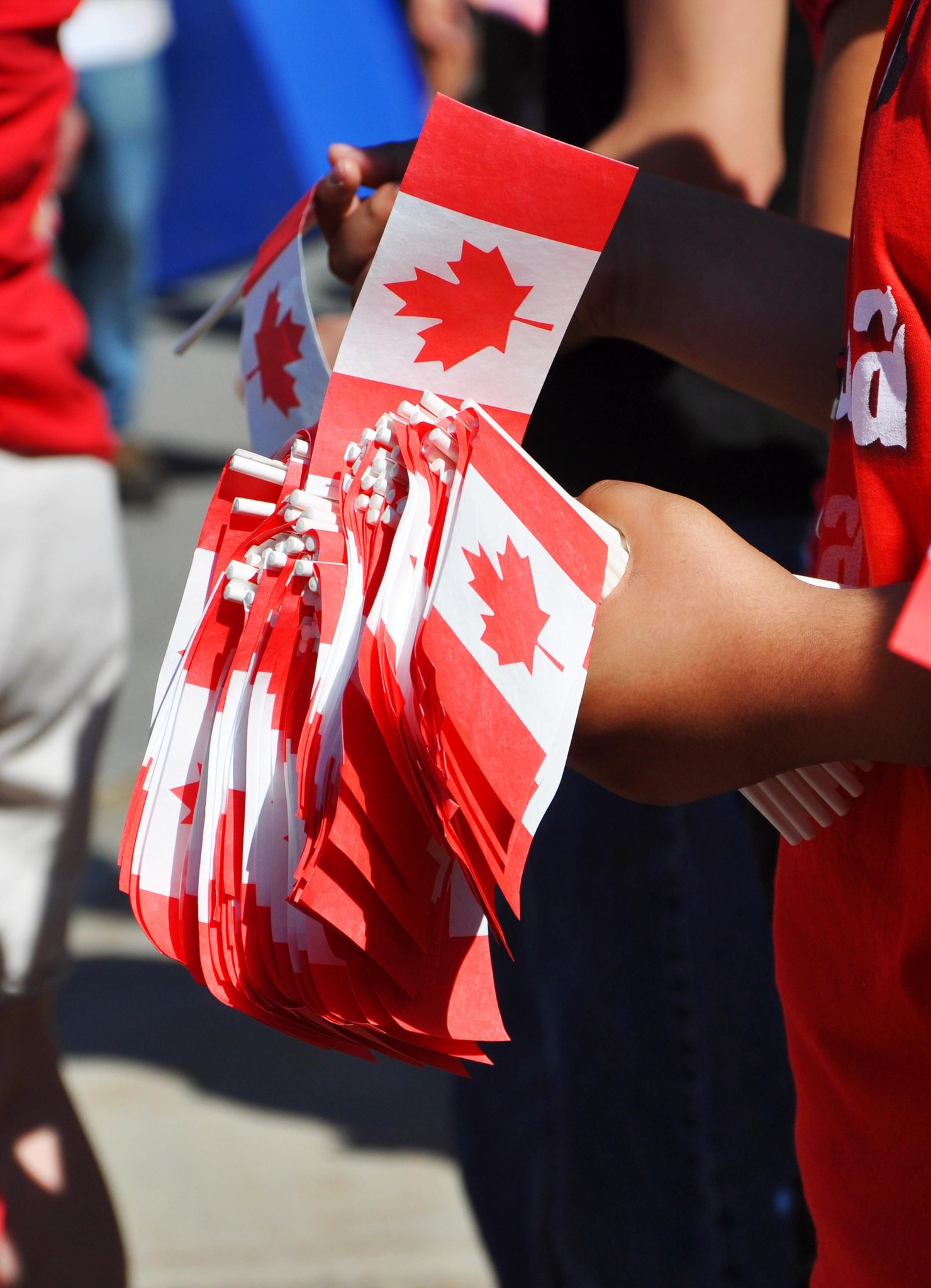 A Redditor Asked Why It's So Hard To Make Friends With Canadians & The Answers Are Surprising