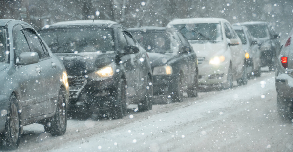 Jusqu'à 15 cm de neige prévus au Québec ce week-end et la circulation s'annonce difficile