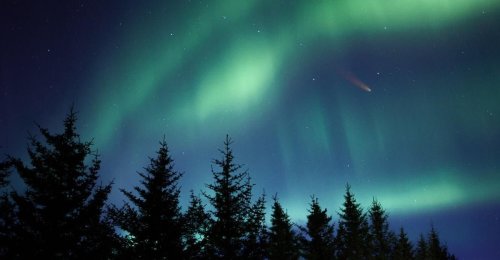 Tu as des chances de voir des aurores boréales étinceler au-dessus du Québec vendredi