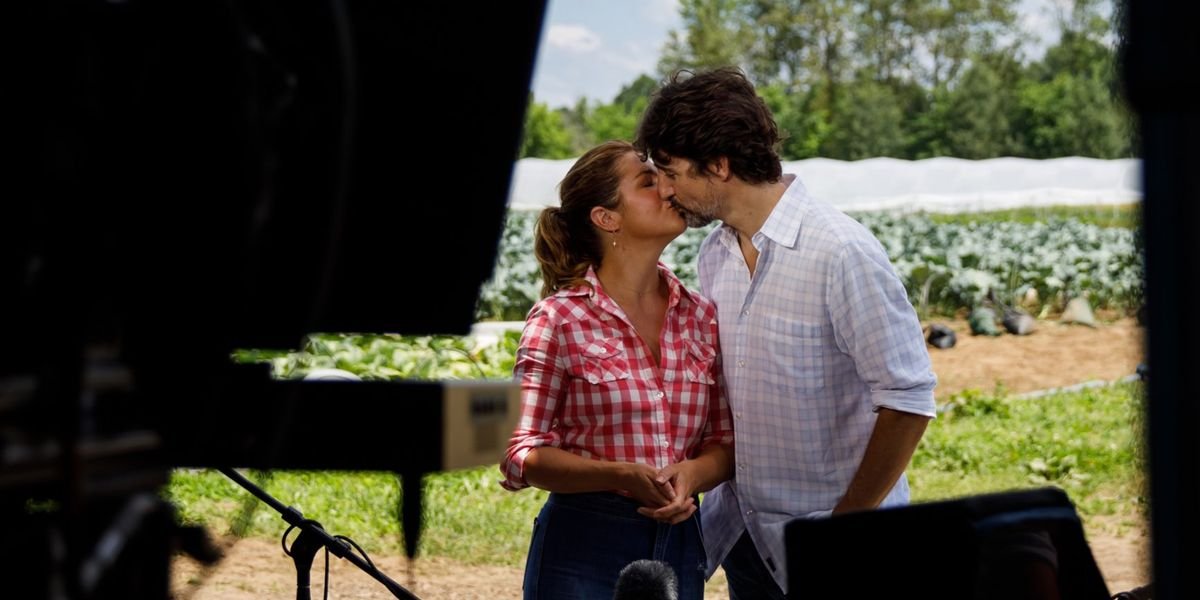 Justin Trudeau's Valentine's Day Message To His Wife Sophie Is A Bilingual Swoonfest