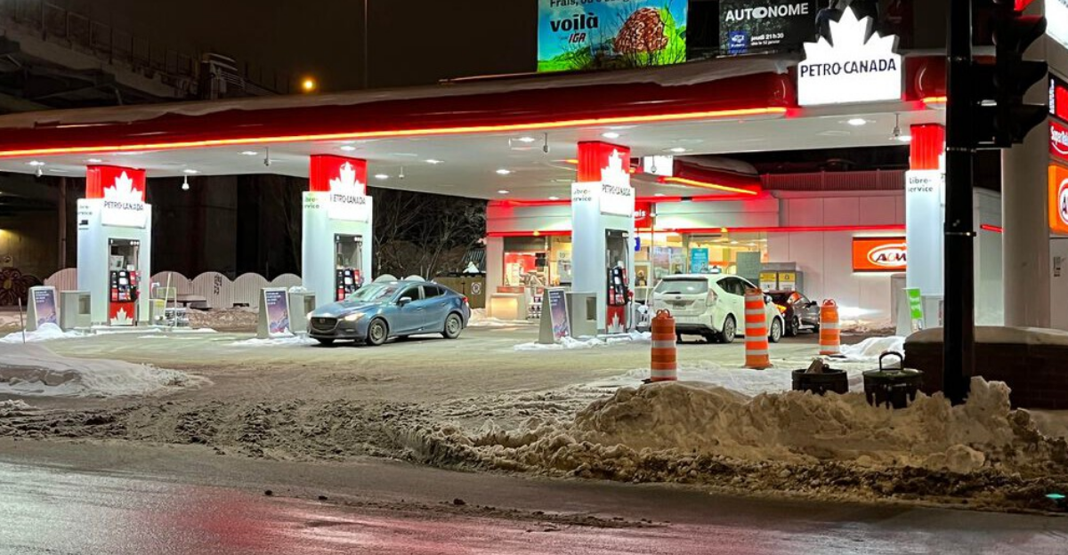 Le prix de l'essence va baisser ce 1er février au Québec et voici à quoi t'attendre