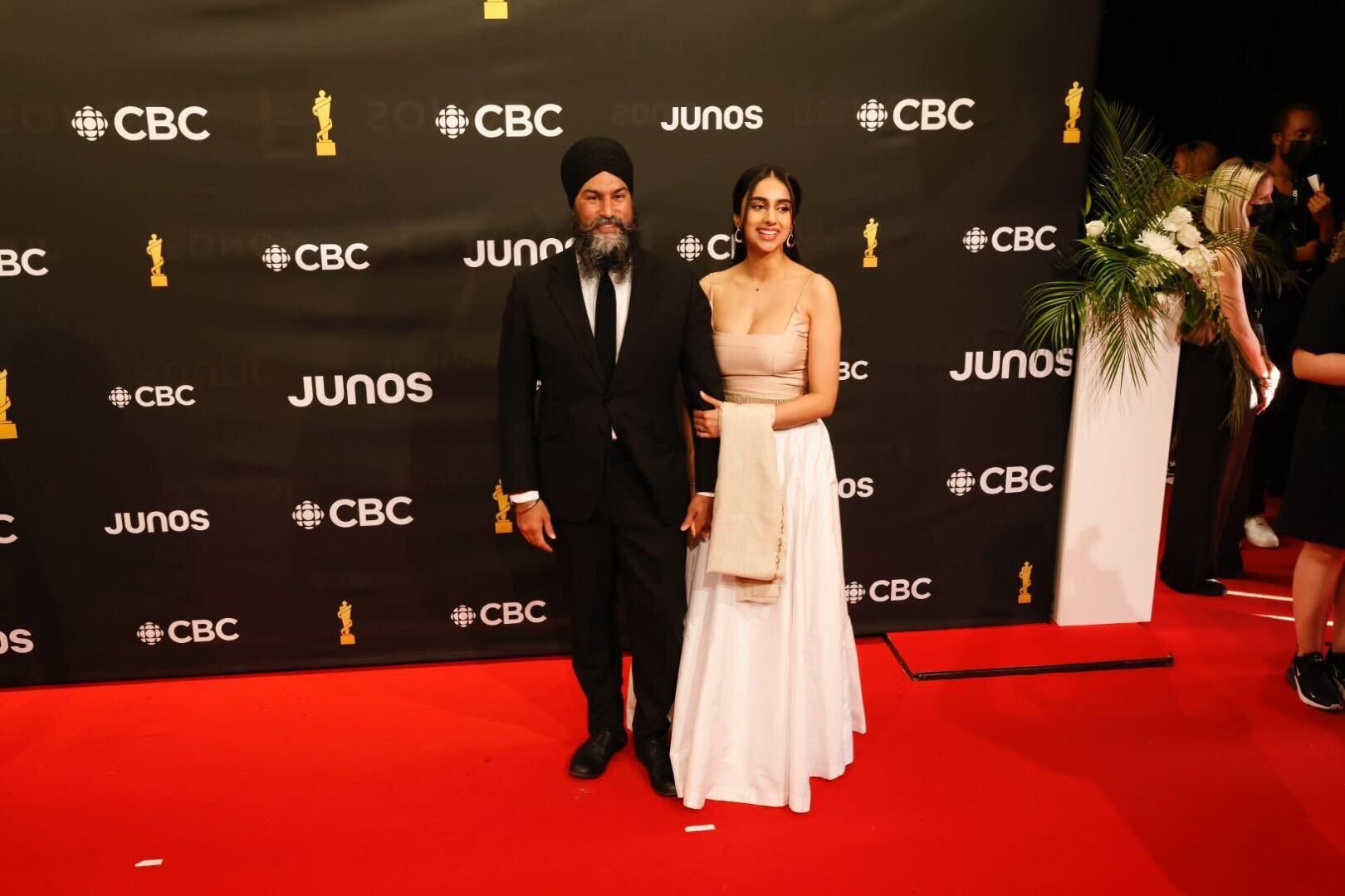 Gurkiran Kaur Got Candid About Jagmeet Singh's Diaper Changing Game At The Junos (VIDEO)
