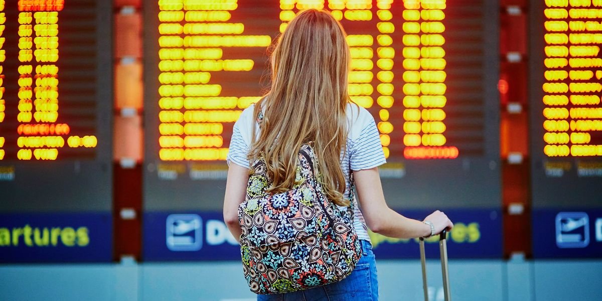 7 Tips For Travelling This Spring That Can Save Canadians Money 