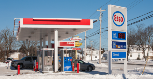 Le prix de l'essence chute au Québec ce 27 novembre et voici où ça coûte le moins cher