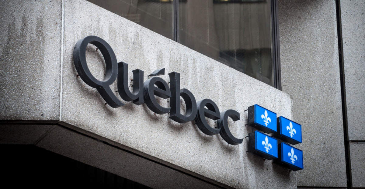 Les tranches de revenu pour tes impôts 2022 au Québec sont sorties et voici quoi savoir
