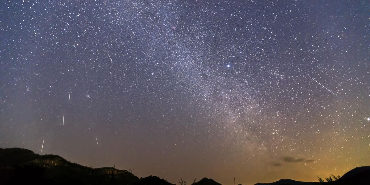 A Magnificent Meteor Shower Is Coming To Georgia & Peak Stargazing Is Next Week