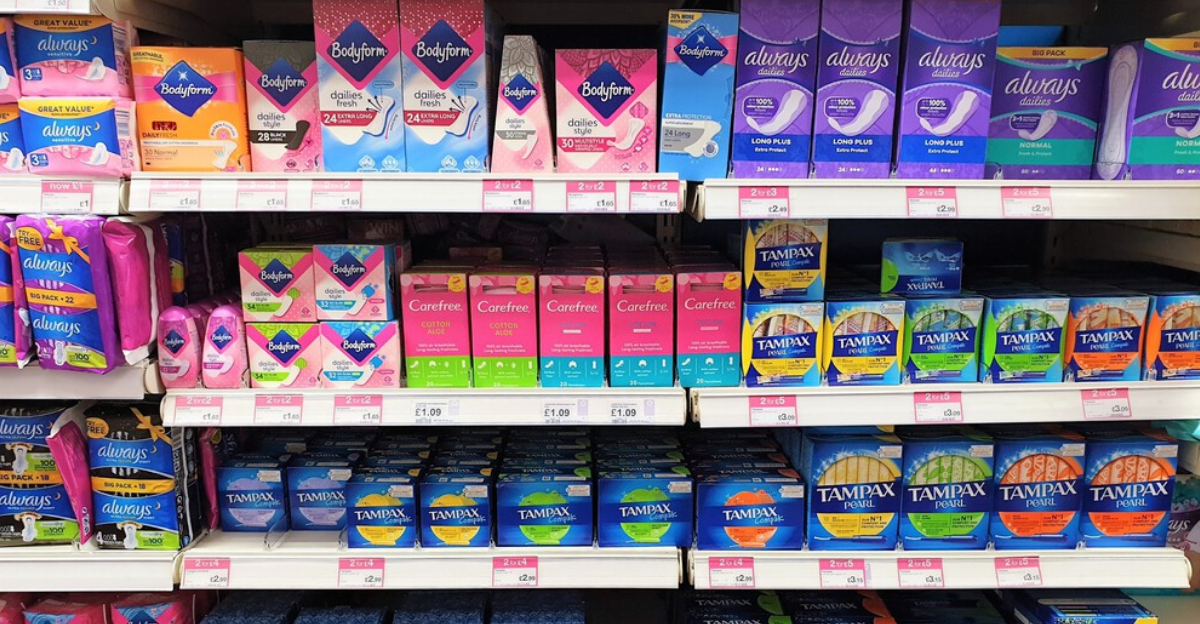 Le gouvernement fait un pas de plus pour rendre les produits menstruels gratuits au Canada