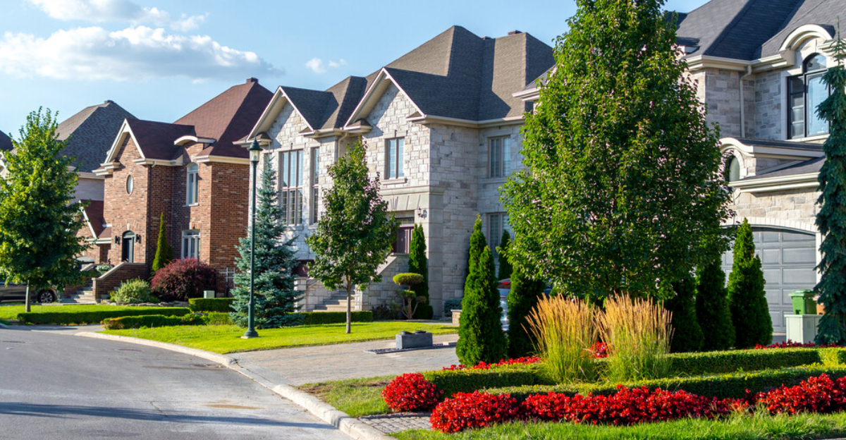 Les prix de l'immobilier chutent au Québec et voici où ça a le plus baissé  - cover