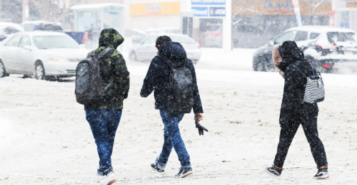 Jusqu'à 25 cm de neige vont tomber ce week-end au Québec et voici où ce sera le pire