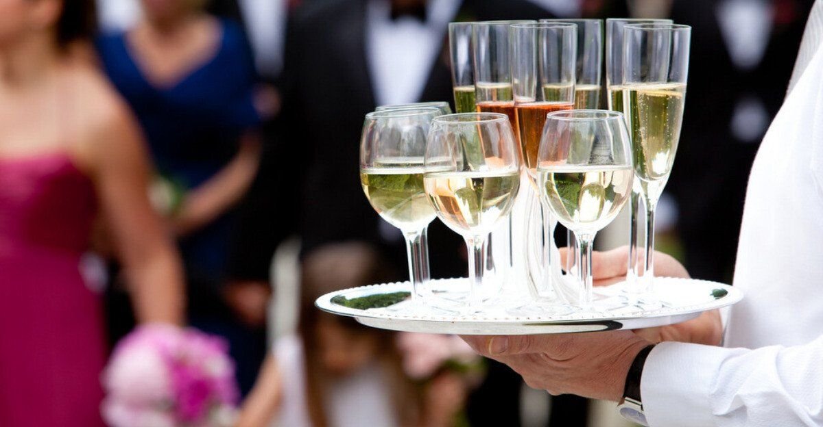 A Bride & Groom Plan To Only Serve Water At Their Wedding & It's Causing Major Issues