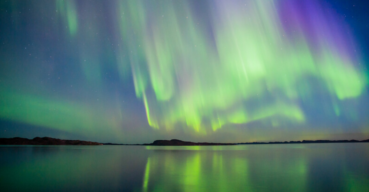 Des aurores boréales illumineront le ciel du Québec cette semaine et ça va être magique