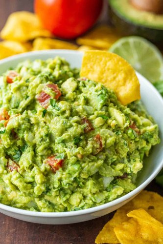 Keep Your Guacamole Green With This One Creamy Ingredient