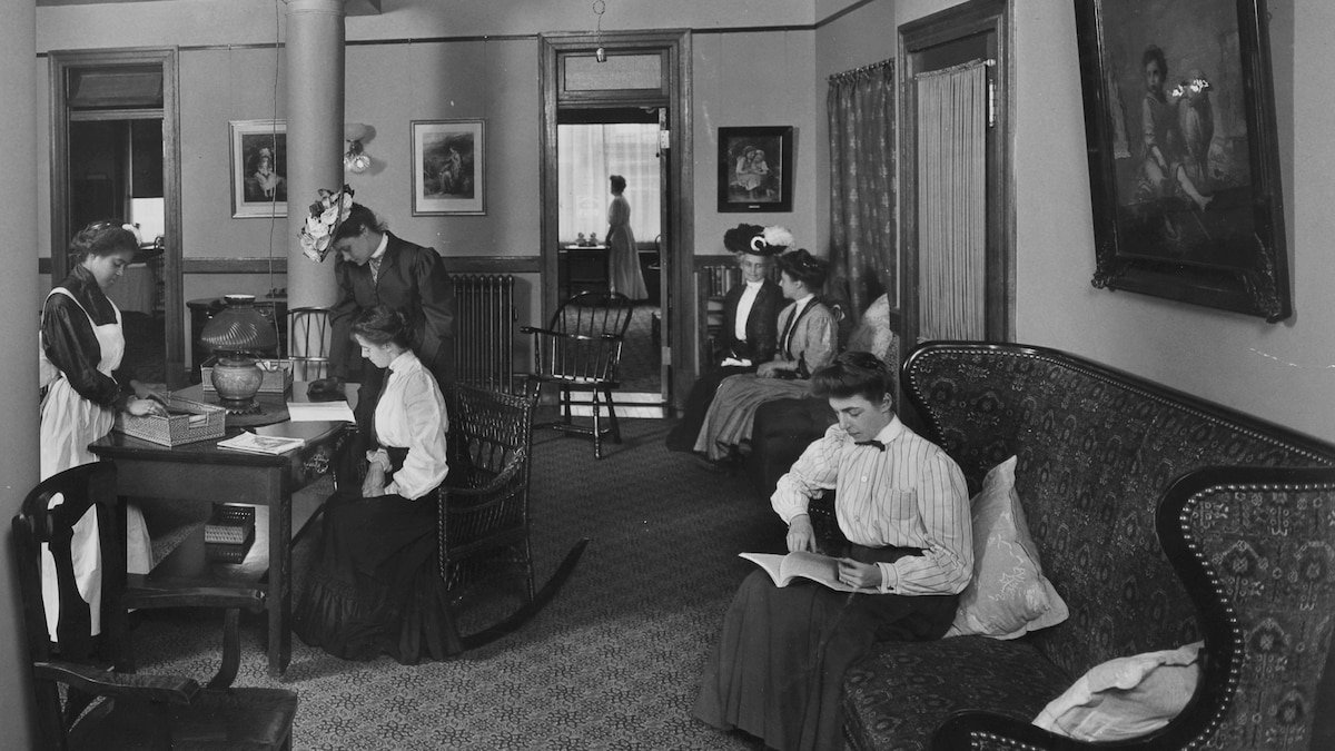 The lost age of women-only hotels