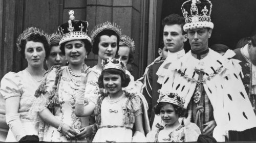 What happens now that Queen Elizabeth II has passed—and 4 more captivating tales
