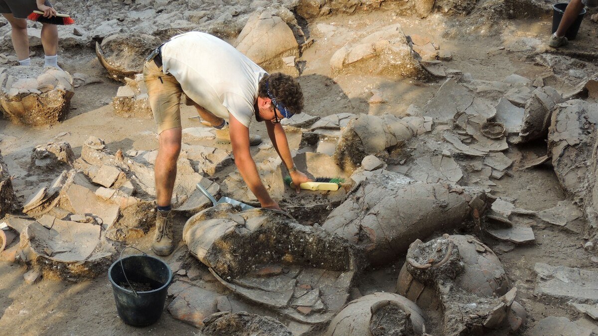 A Canaanite palace was abandoned 3,700 years ago. Archaeologists finally know why.