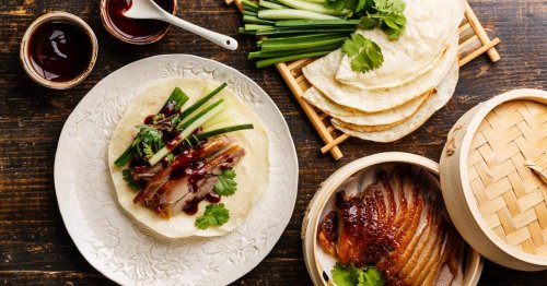 Pato laqueado de Pekín: el plato más icónico de la China Imperial