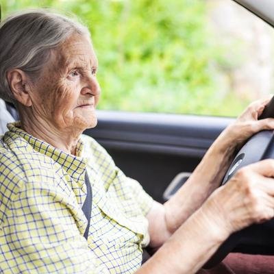Autounfälle in Deutschland: Sollten Senioren zum Fahreignungstest?