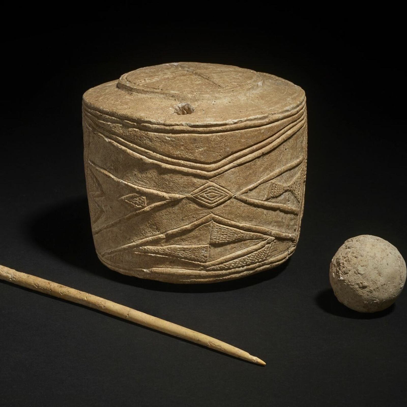 Trommel in Kindergrab: Prähistorisches Artefakt aus der Zeit von Stonehenge