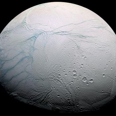 Encélado, la luna helada que podría albergar vida