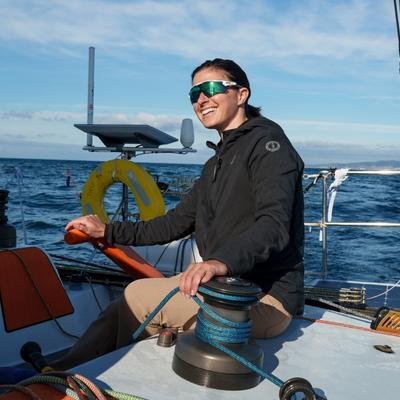 La folle aventure de Cole Brauer, qui a fait le tour du monde à la voile... seule et sans assistance