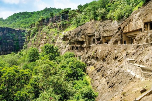 Inde : les œuvres cachées dans ces grottes bouddhistes refont surface après des siècles