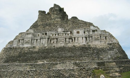 Plongée au coeur d'El Zotz, antique cité maya