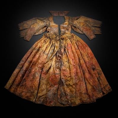À qui appartenait cette robe retrouvée dans une épave du 17e siècle ?