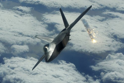 U.S. Air Force to Use Virtual Reality to Simulate F-22, F-35 and F-15 Training
