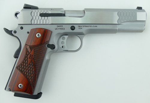 Smith & Wesson's Rebooted the 100-Year Old 1911 Semi-Automatic (It's Amazing)