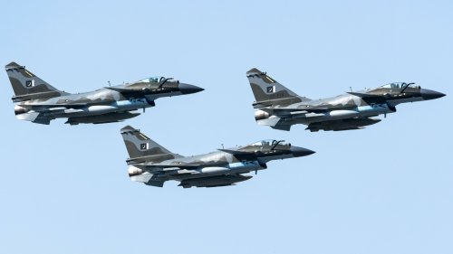 China’s J-10 Fighter Has Become an Internet Sensation