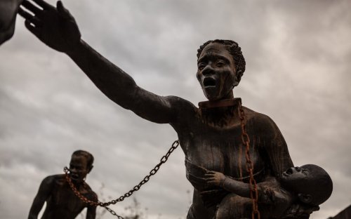 Commemorating 400 YEARS OF SLAVERY - cover