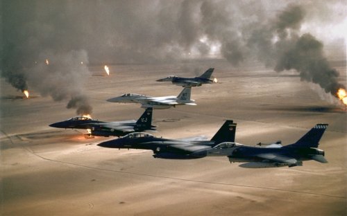 Insane: Watch Gulf War Footage of an F-16 Dodging 6 Iraqi Missiles