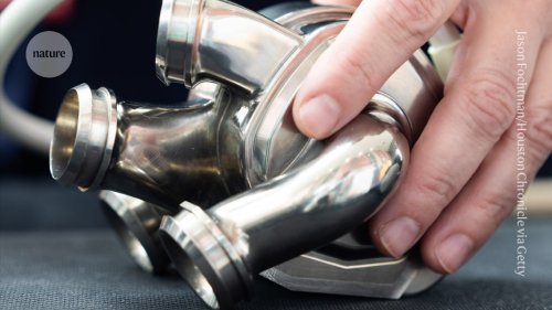 Man survives with titanium heart for 100 days – a world first