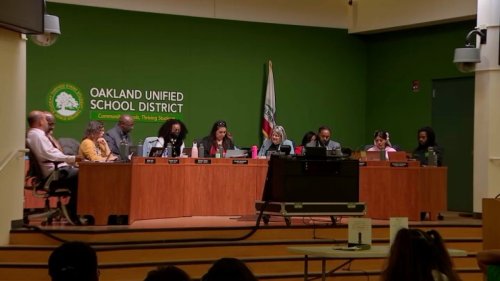 Oakland teachers threaten strike over district's finances