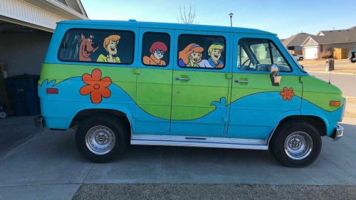 Oklahoma Man Converts Old Van Into Scooby-Doo ‘Mystery Machine' - Flipboard