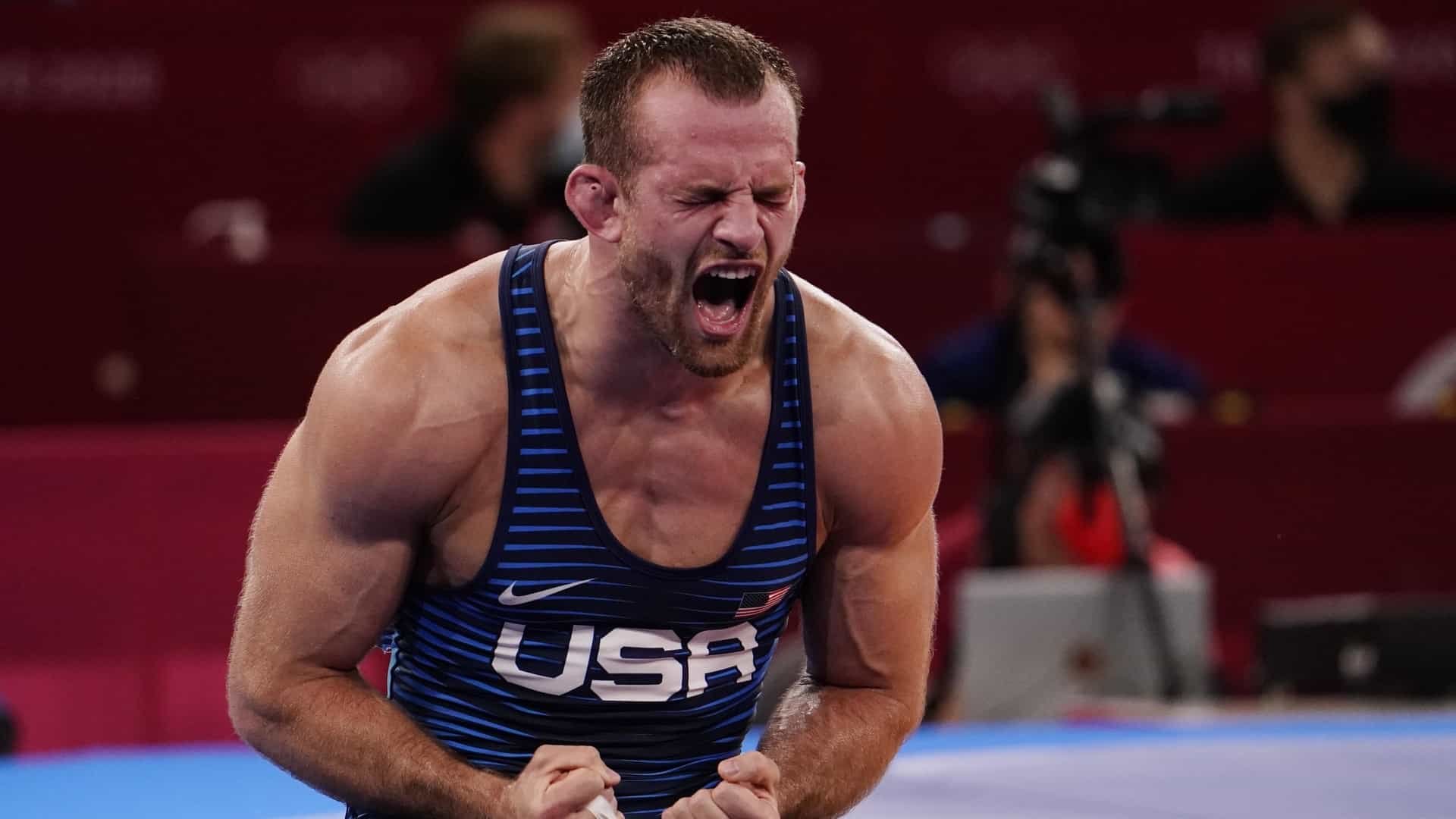USA's David Taylor strikes late for wrestling gold