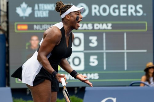 Serena Williams earns first win of season in Toronto