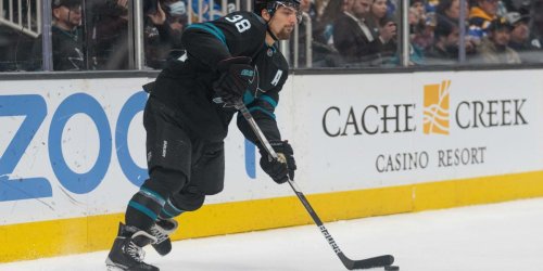 What Ferraro extension means for Sharks' salary cap situation