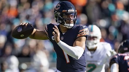 Justin Fields inactive for Bears Sunday