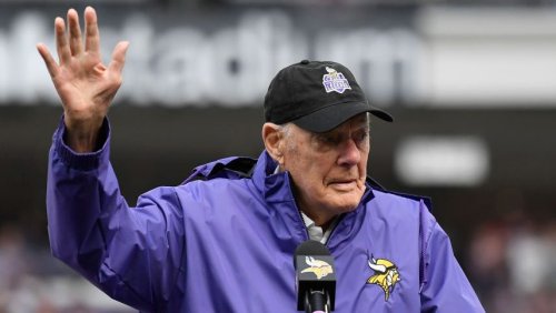 Bud Grant urges NFL to change rules to reduce kneeldowns, fair catches, touchbacks