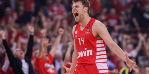 Olympiacos Star And Sacramento Kings Prospect Sasha Vezenkov Wins ...