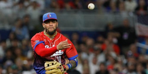 Yoan Moncada explains his emotions playing in the WBC