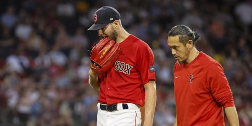 Chris Sale exits Red Sox-Reds game with injury