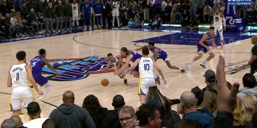 Jazz steal win from Warriors in final seconds