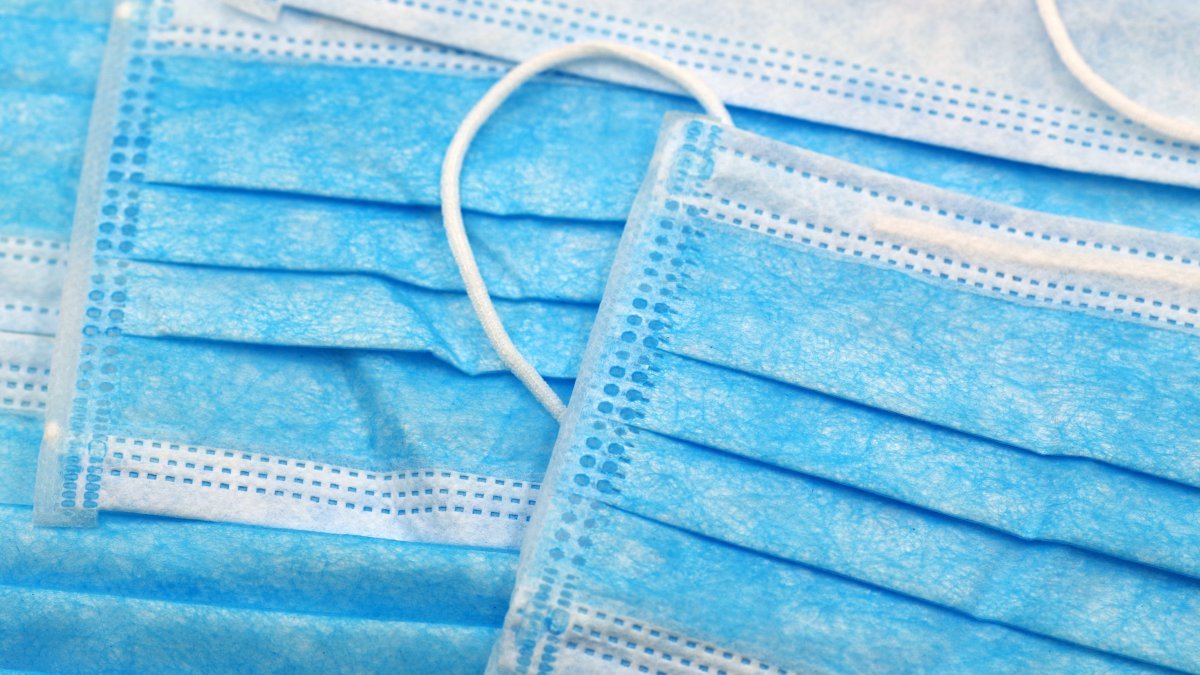 Doctor Not Happy About Fake Vaccine Cards, Compares Them to Drunk Driving