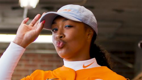 The story behind Tennessee softball's "Mommy Hat"