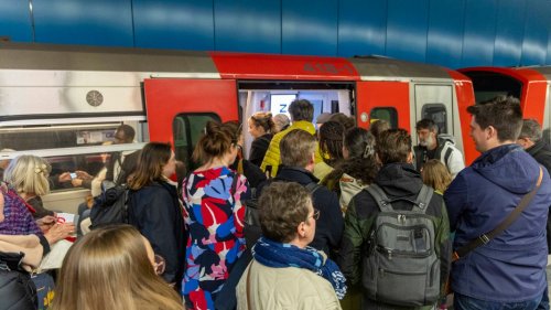 Andrang im Westfield-Zentrum: Hochbahn und Polizei wappnen sich
